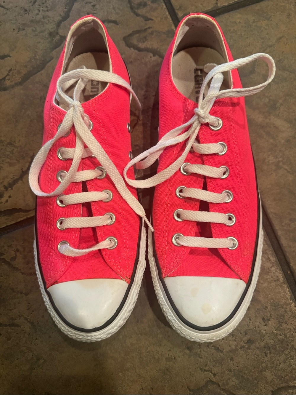 Converse Chuck Taylor Low Top Pink Sneakers - Women's 9